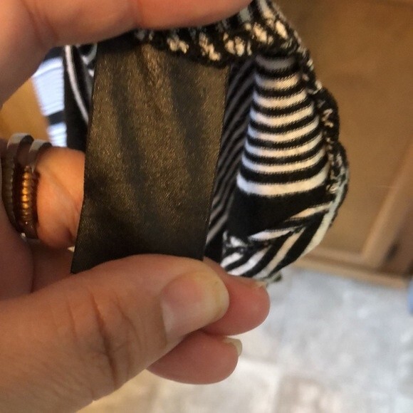 Kristin Nicole Sleeveless dress size small black and white stripped - Picture 5 of 7